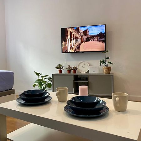Moderno Estudio Junto Al Rio Sevilla Eksteriør bilde